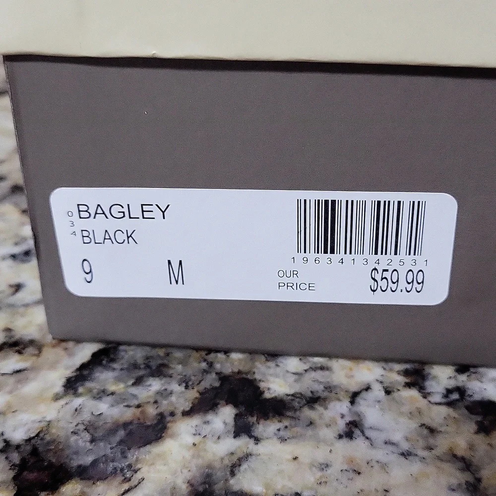 Patrizia Black Bagley Sandals Size 9